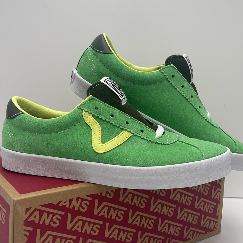 Vans MEN’S Sport Low Sport Pop Green
VN000CQRCX2
Sneakers - Picture 7 of 16